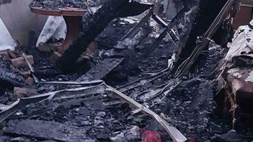 "20 років життя знищено": на Вінничині у святвечір згорів будинок сім’ї Іщенко